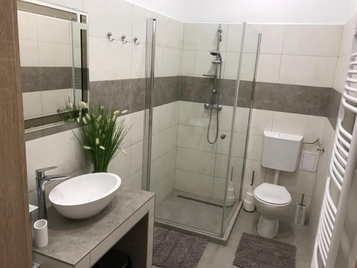 Classic Apartman Seghedin Exterior foto